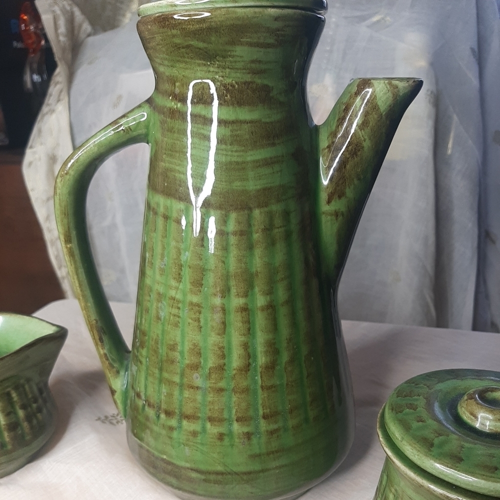 Vintage Canadian Pottery probably ' Evangeline' - Picture 7 of 7